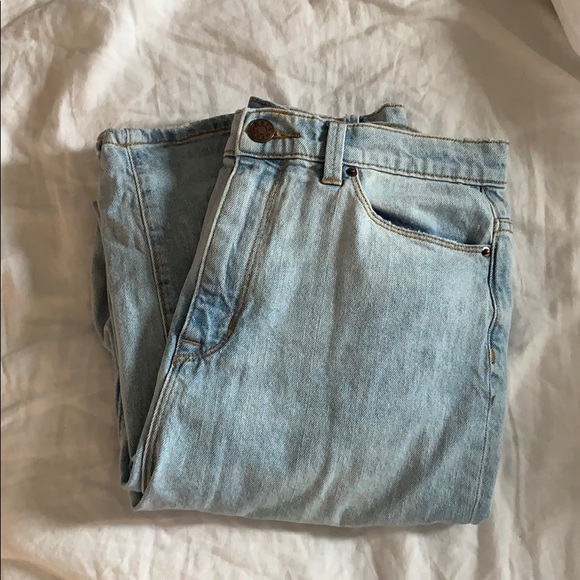 Light Washed Jeans - Picture 2 of 2